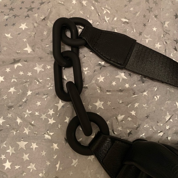 Sling bag w/ chain detail - Picture 7 of 10